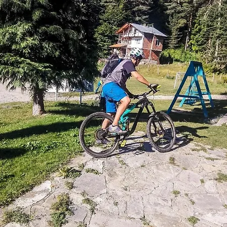 Hija Popovi Livadi Lodge