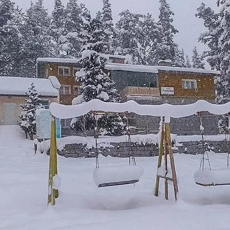 Hija Popovi Livadi Lodge *